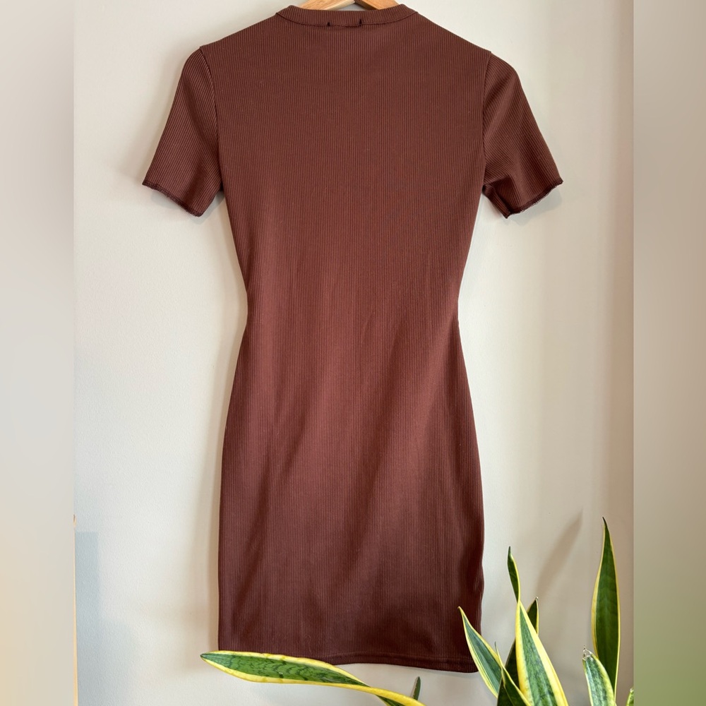 PrettyLittleThing Chocolate Ribbed Mini Dress - Picture 2 of 3
